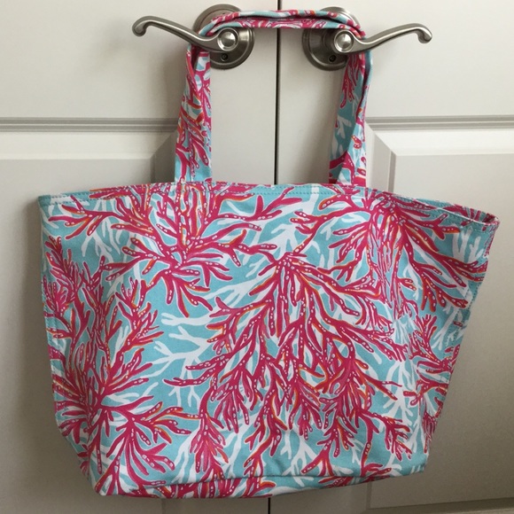 Lilly Pulitzer Handbags - Lilly Pulitzer Beach Tote Bag in Breakwater Blue